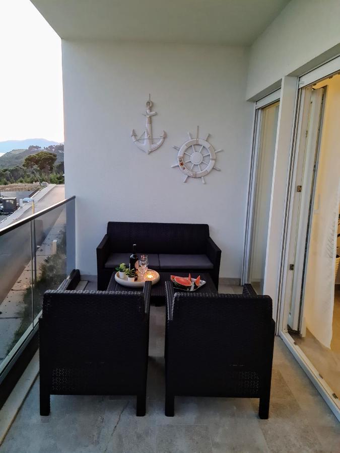 Apartment Ivona With Beautiful Seaview Makarska Kültér fotó