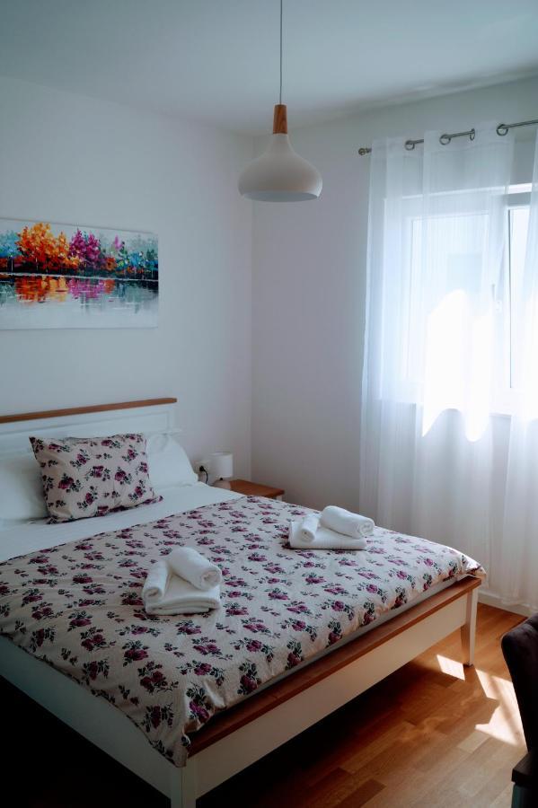 Apartment Ivona With Beautiful Seaview Makarska Kültér fotó