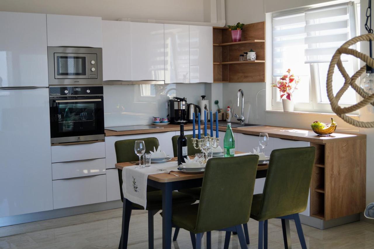 Apartment Ivona With Beautiful Seaview Makarska Kültér fotó